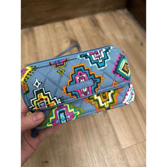 Vera Bradley Wristlet Crossbody Bag Wallet - Picture 2 of 4
